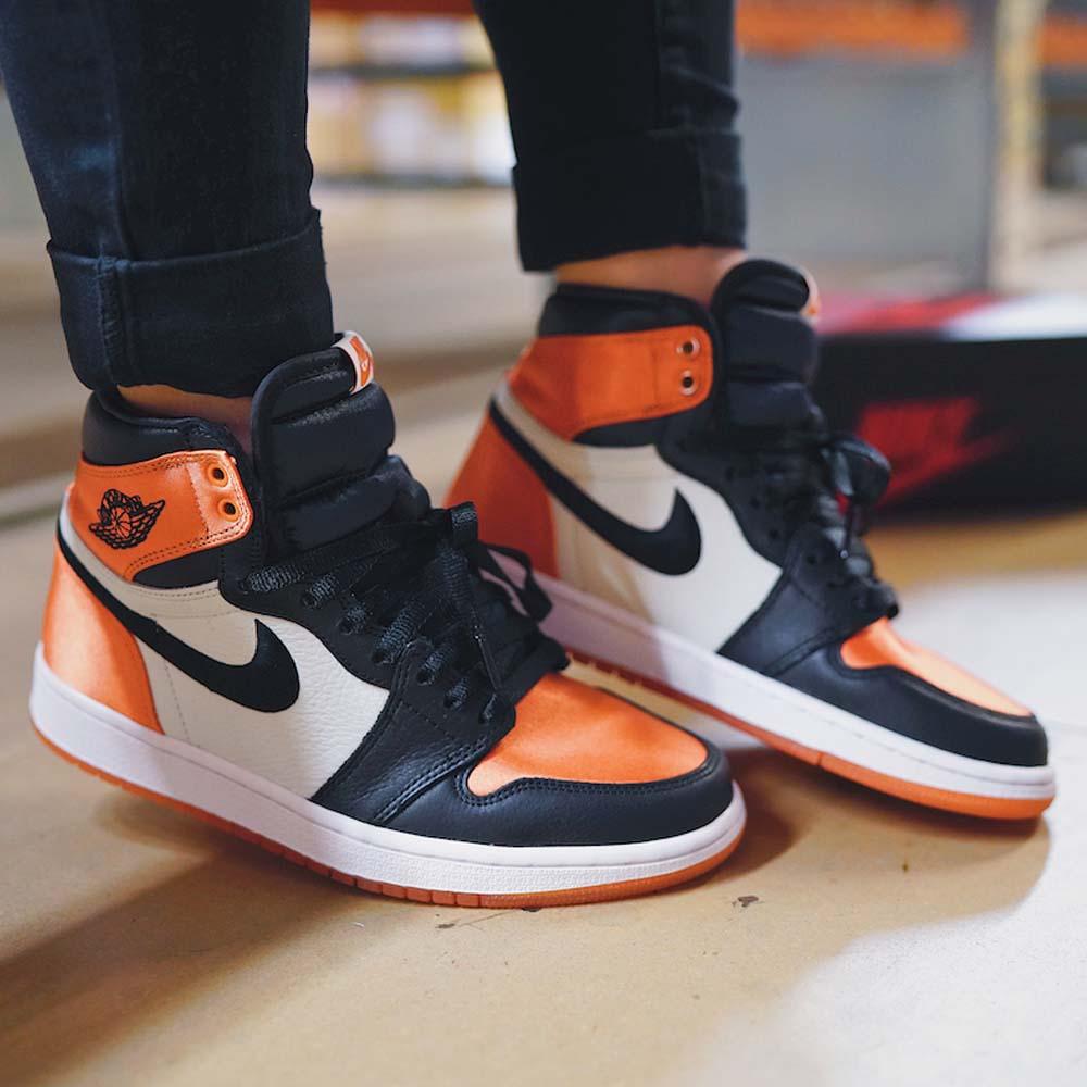 Air Jordan 1 WMNS Satin Shattered Backboard Orange Black