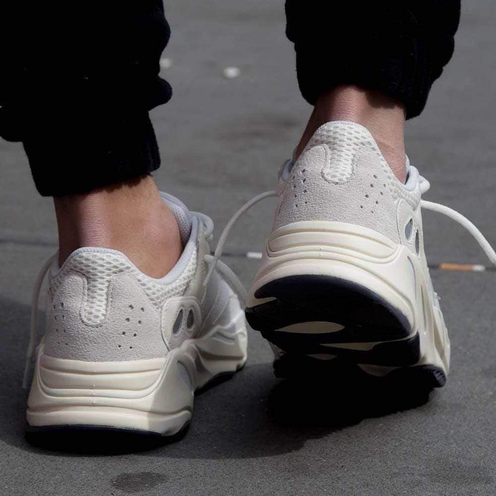 Adidas Yeezy Boost 700 Analog Kick Game