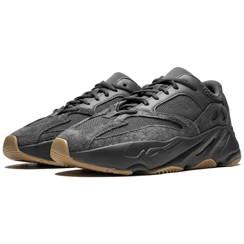 New black yeezy 700 hotsell