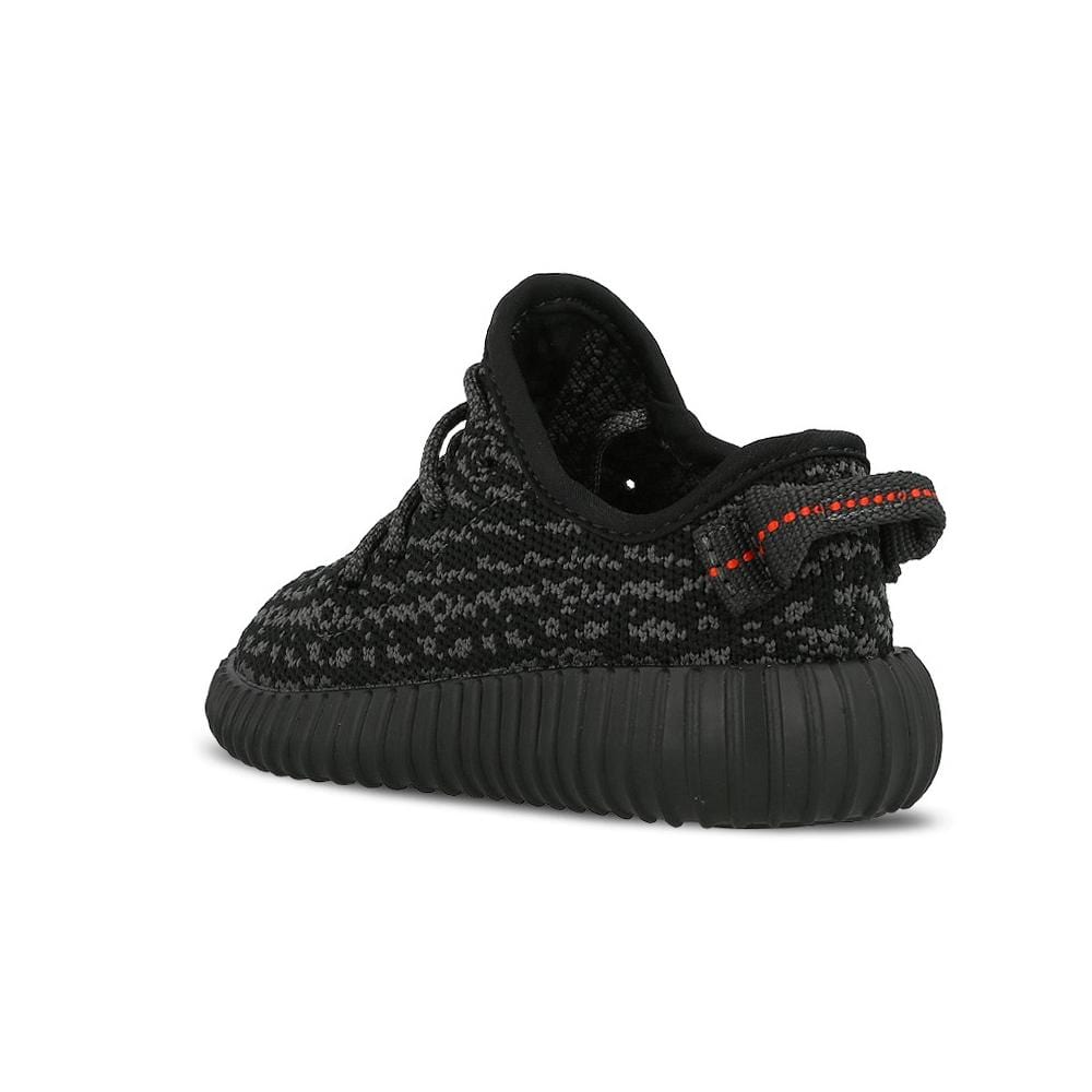 Newborn on sale yeezy shoes