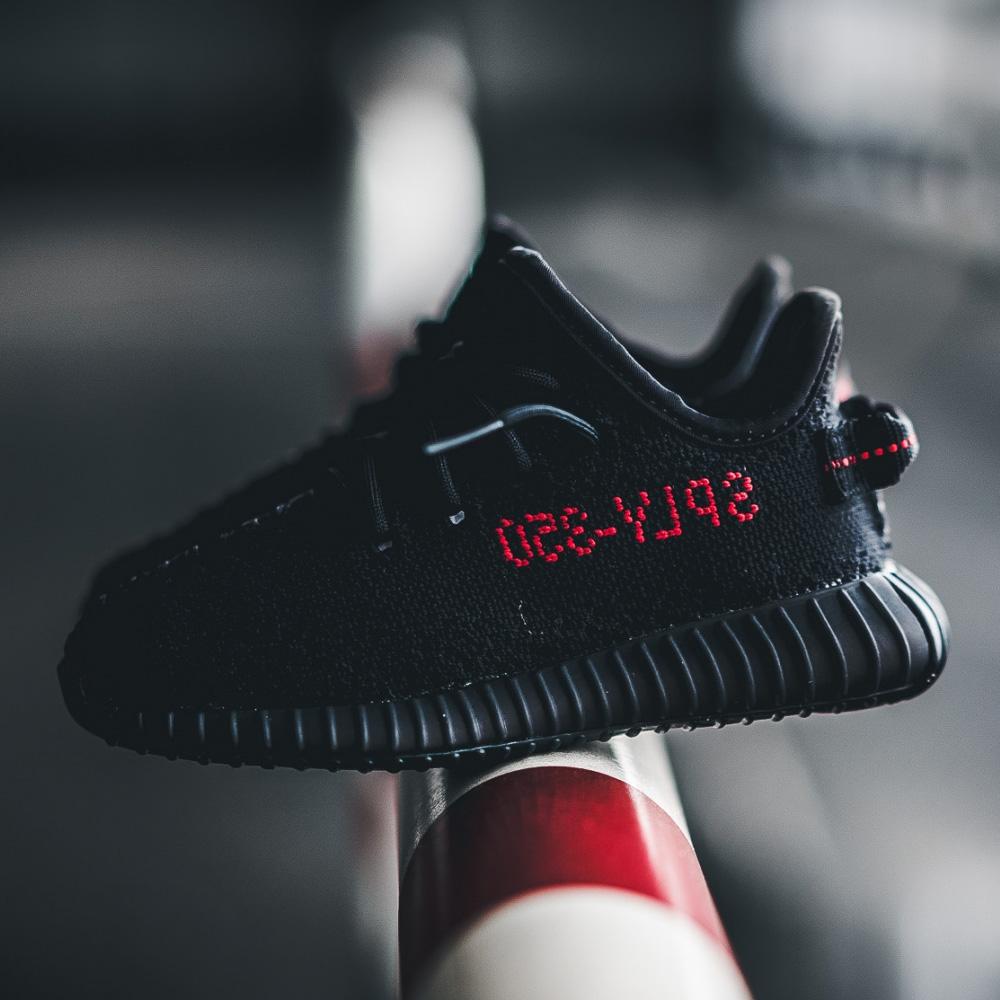 adidas Yeezy Boost 350 V2 Infantブラック レッド-