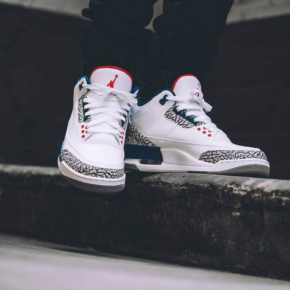 Air Jordan 3 True hotsell Blue Size 4Y