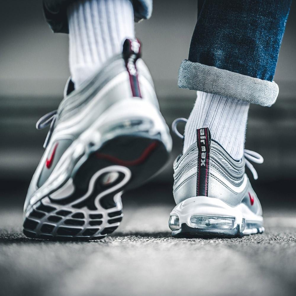 Nike air max on sale 97 silver on feet