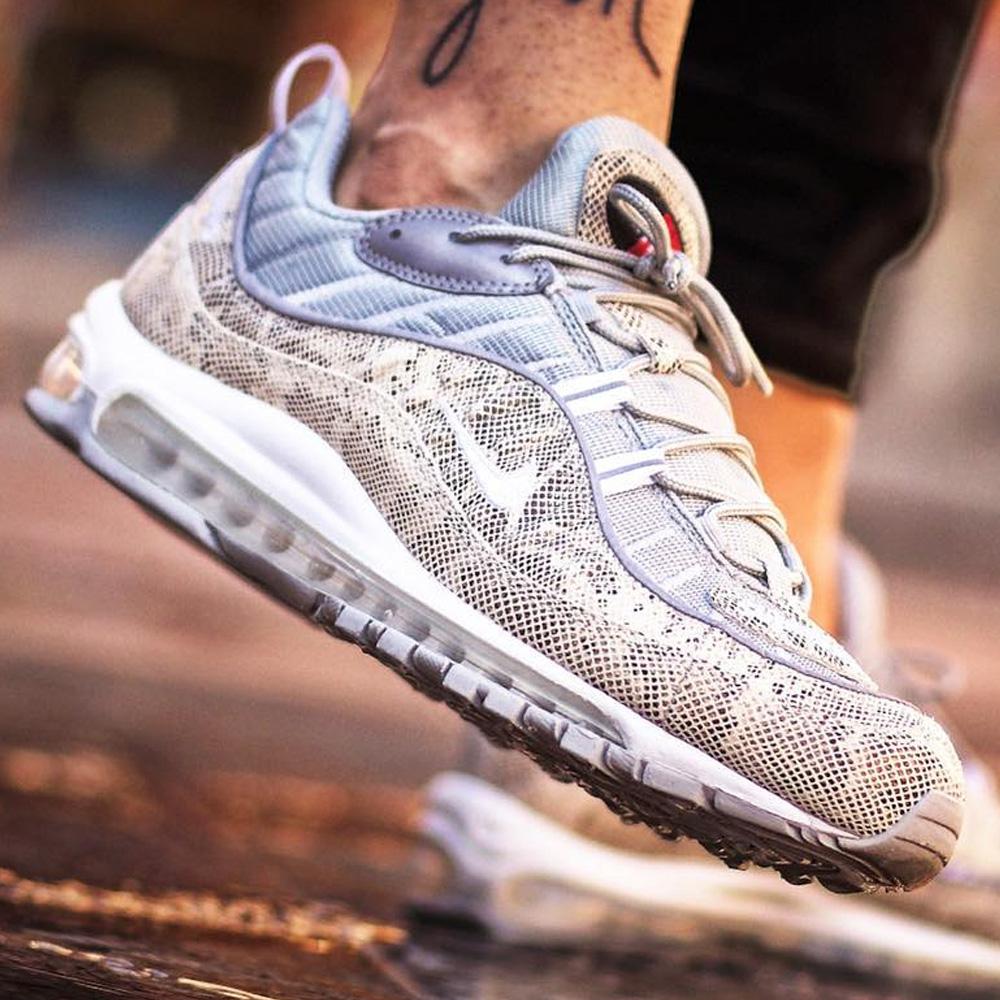 Nike x Supreme Air Max 98 Cream Reflect Silver Kick Game