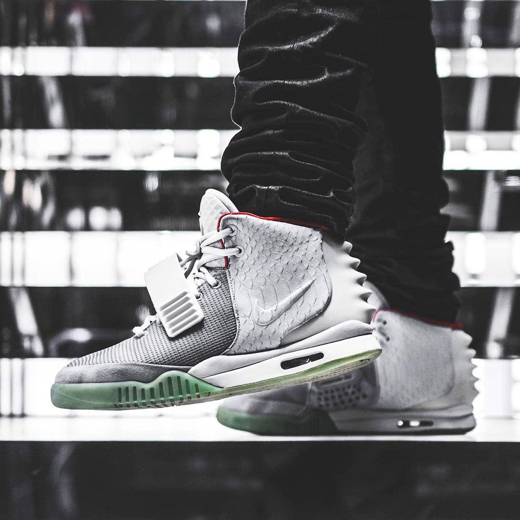 NIKE AIR YEEZY 2 NRG PURE PLATINUM 28cm - スニーカー