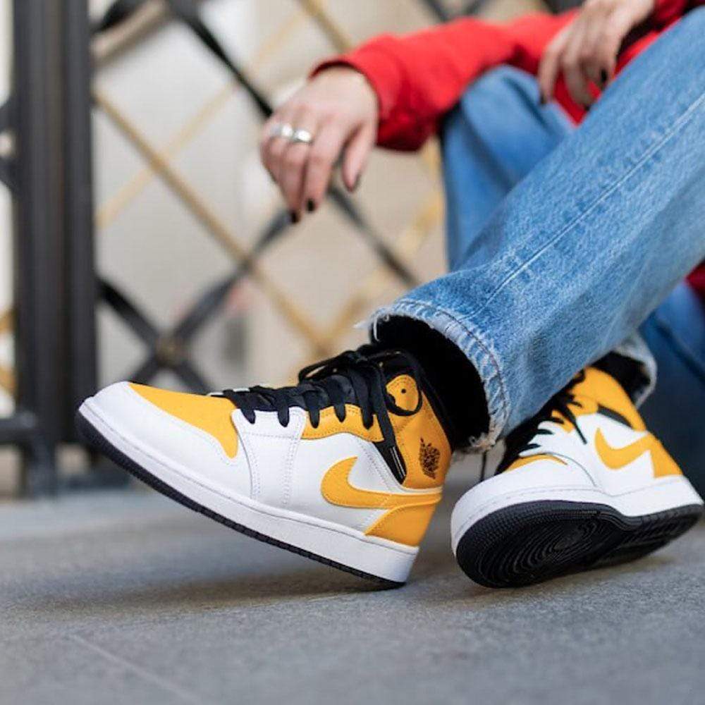 Air Jordan 1 Mid GS 'University Gold'