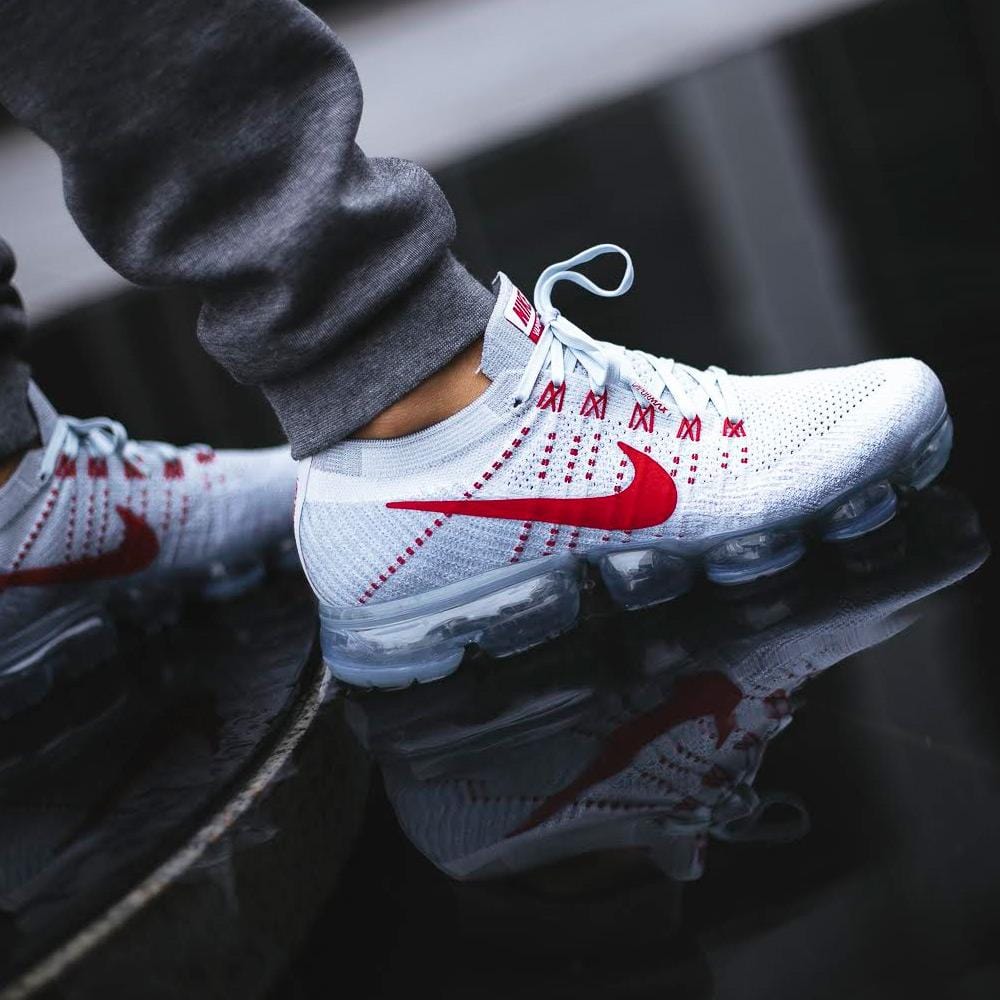 Nike air vapormax white and red best sale