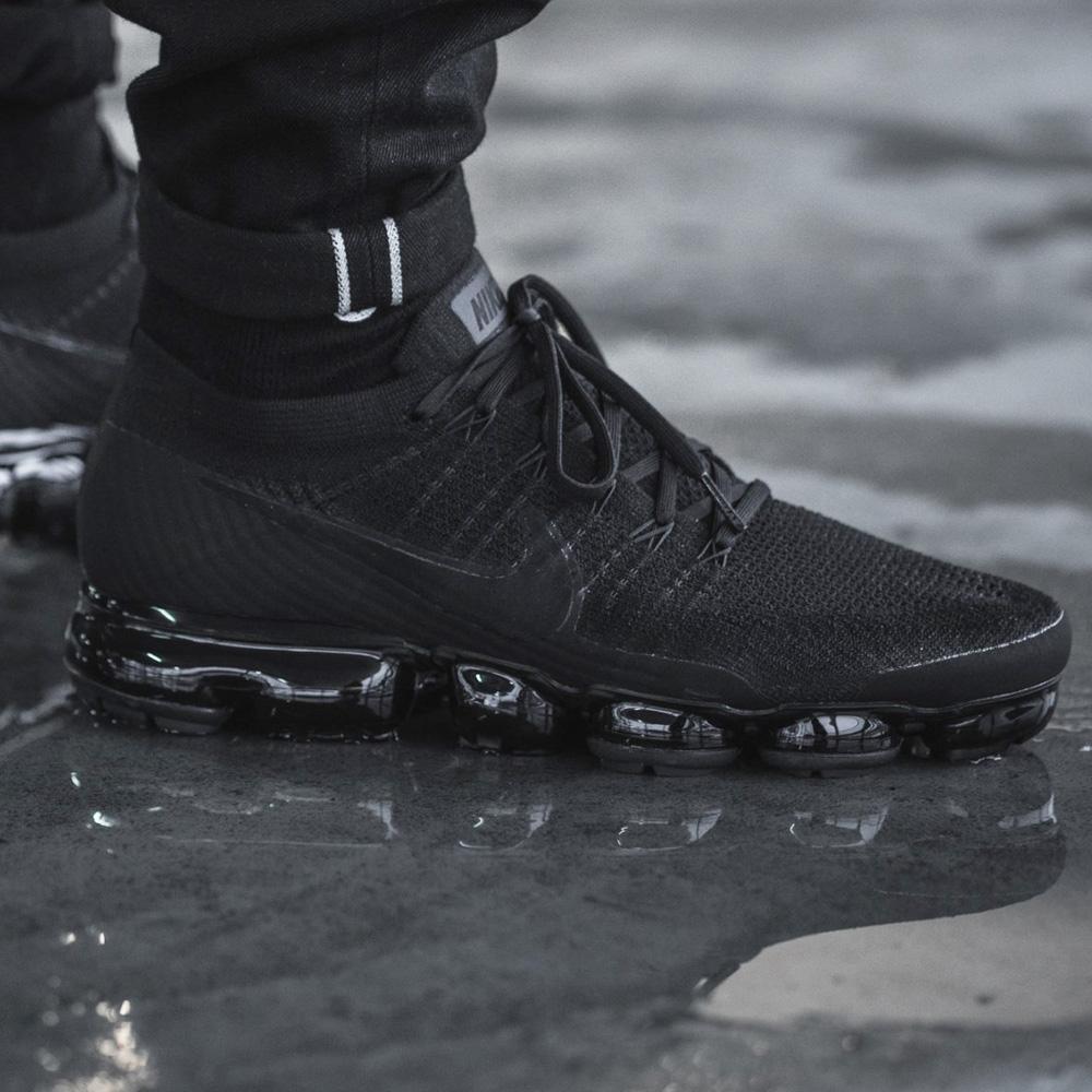 Nike air vapormax flyknit 2 triple black online