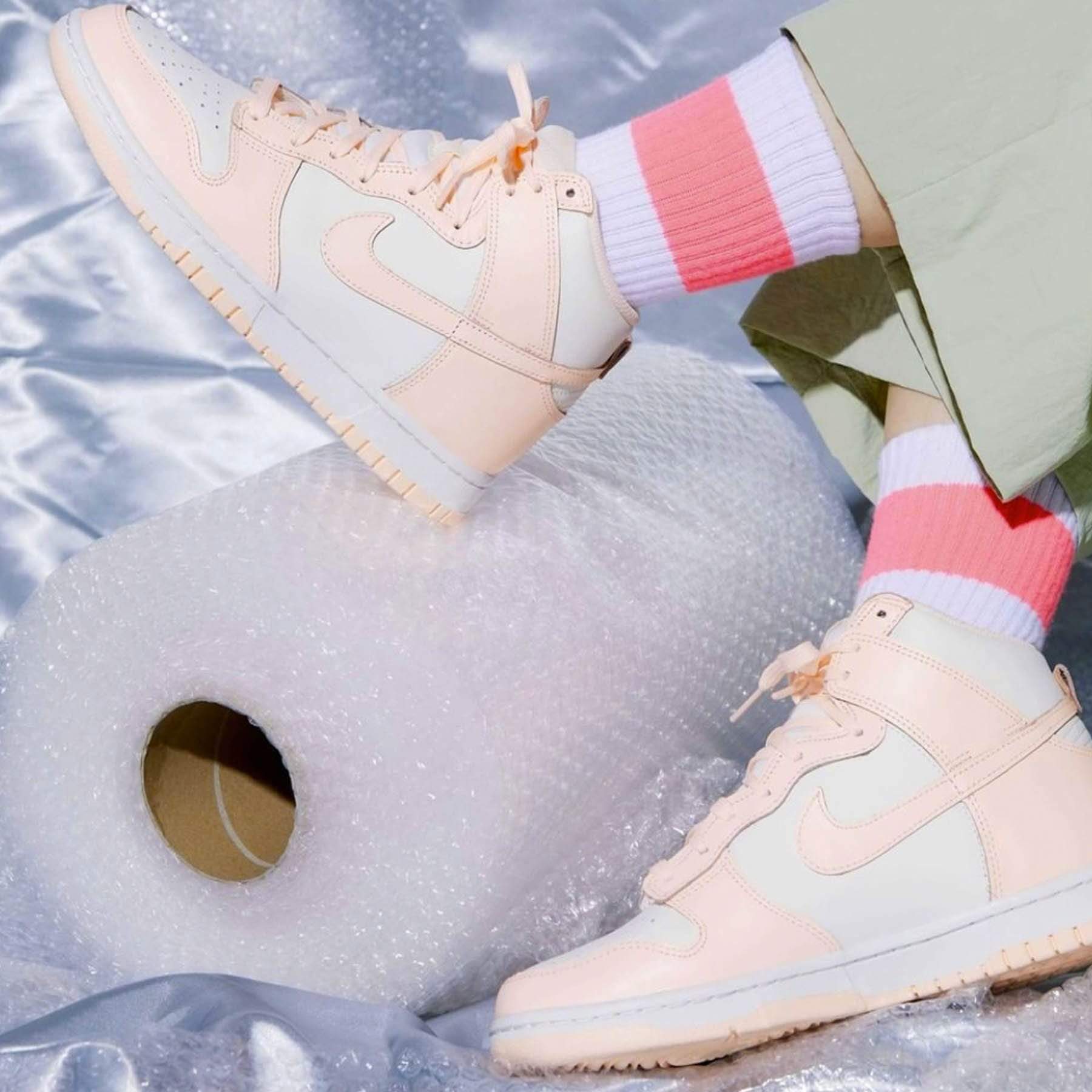 Dunk High 'Crimson Tint' on sale