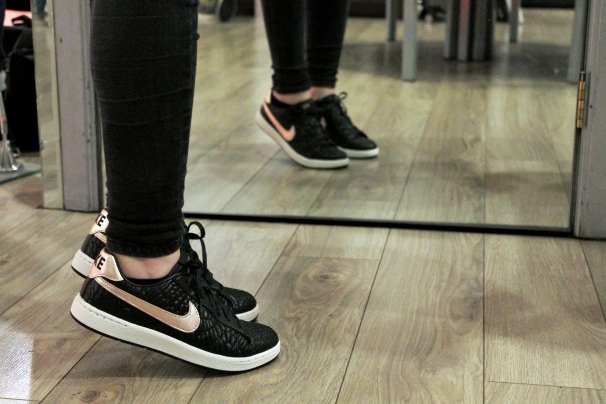 Black and rose gold nike trainers hotsell