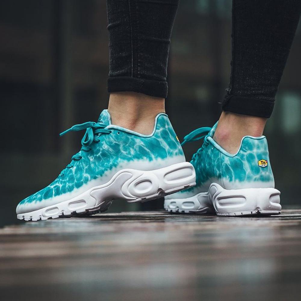 NIKE AIR MAX PLUS GPX PREMIUM SP Turbo Green & White — Kick Game