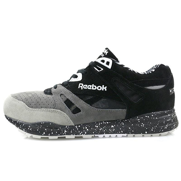 Gr crossfit h ttetr je med logo fra Reebok