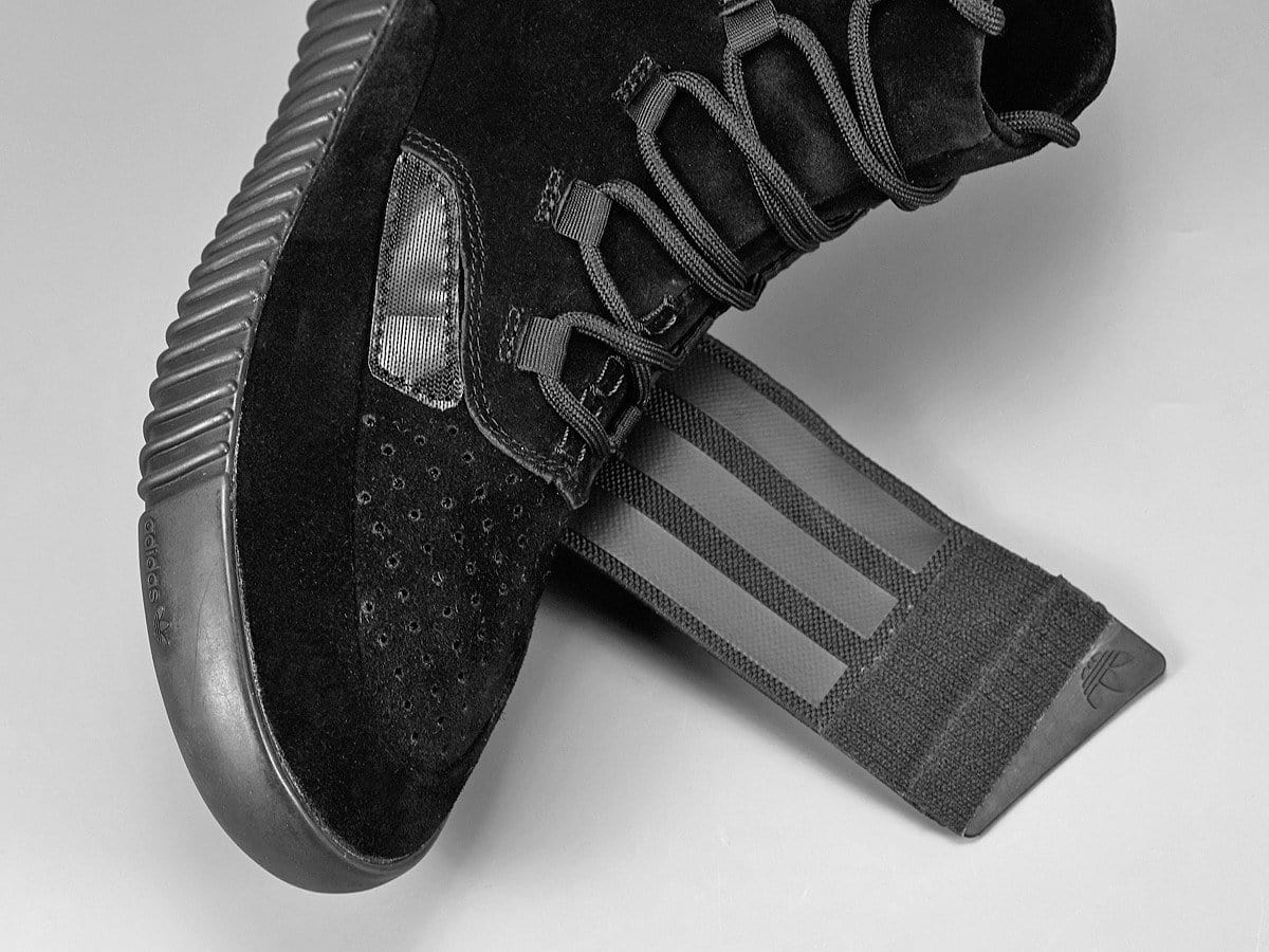 Adidas yeezy boost 750 black uk best sale