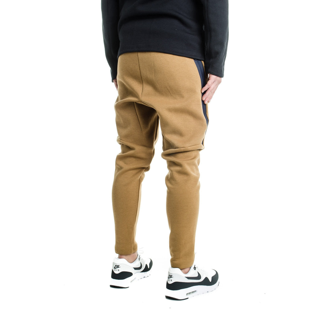 NIKE TECH FLEECE CROPPED PANTS - Golden Beige-Khaki - Kick Game