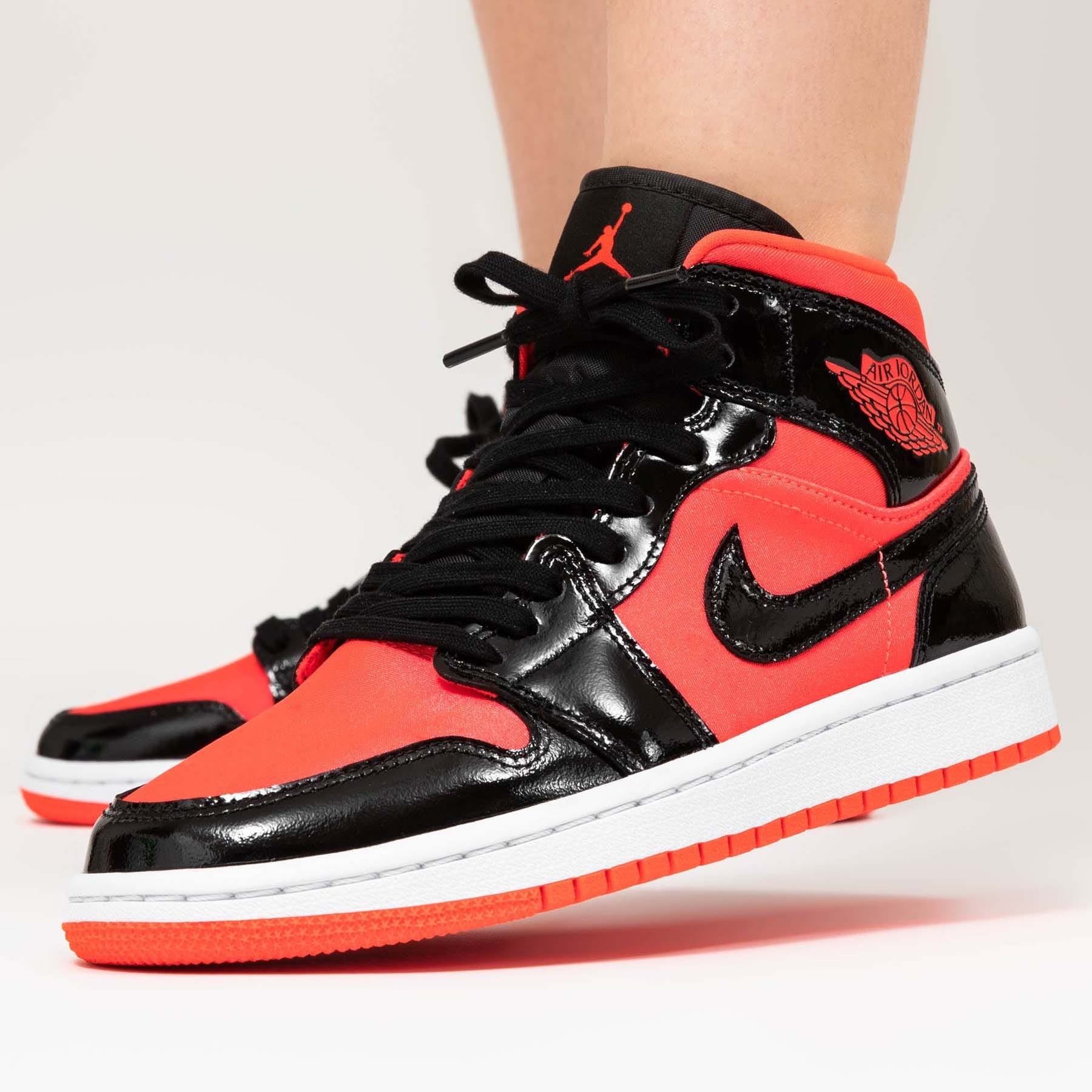 Air Jordan 1 Wmns Mid Hot Punch Kick Game