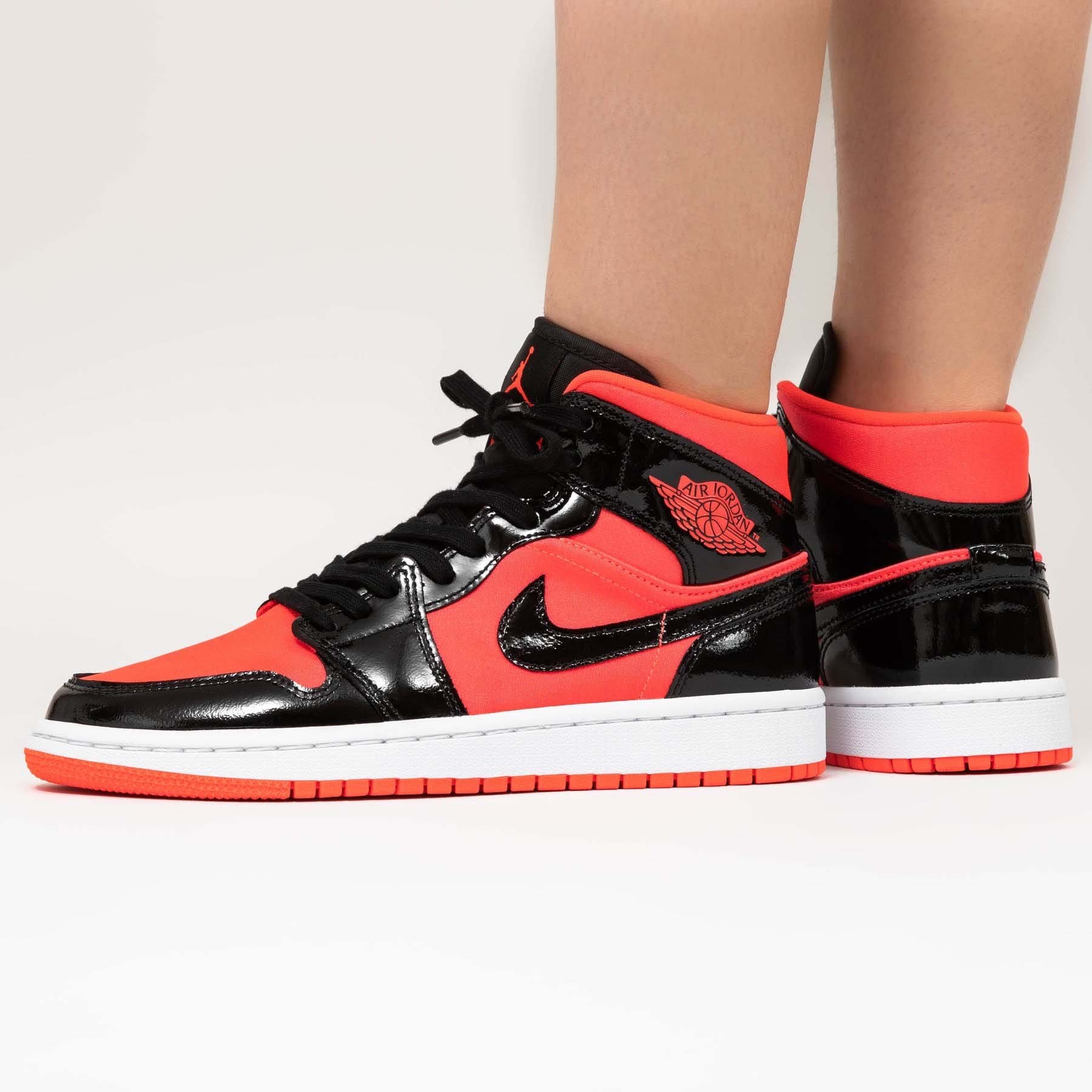 Air Jordan 1 Wmns Mid Hot Punch Kick Game