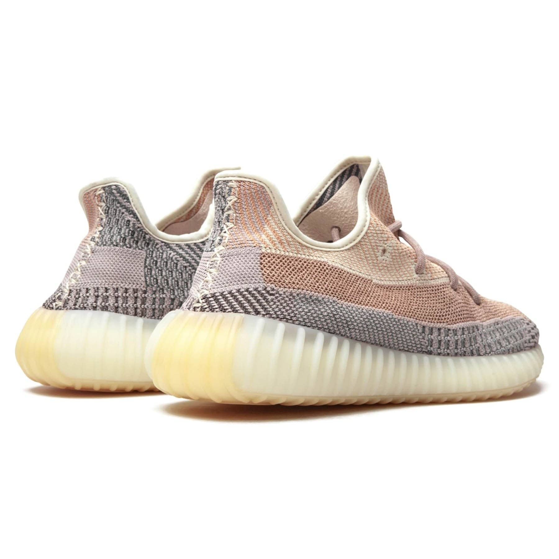 adidas Yeezy Boost 350 V2 Ash Pearl Kick Game